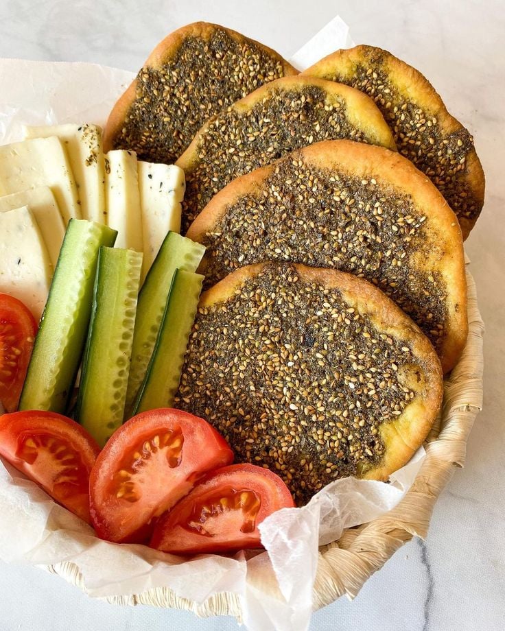 manaeesh zaatar