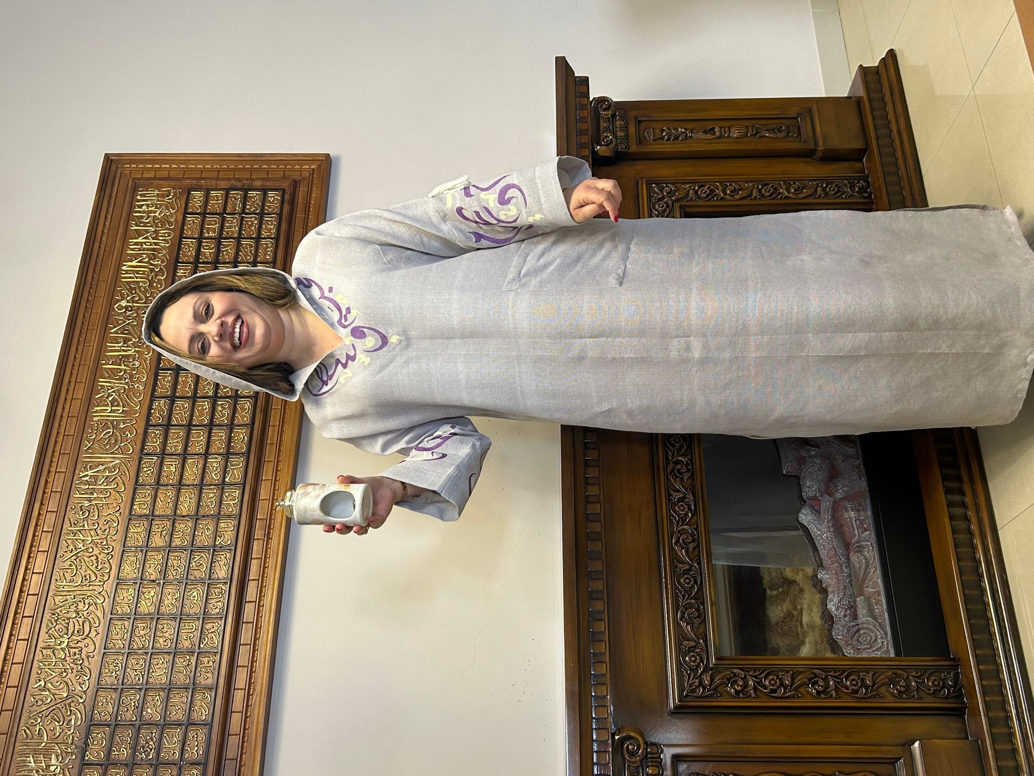 Jebba gris mauve avec calligraphie 