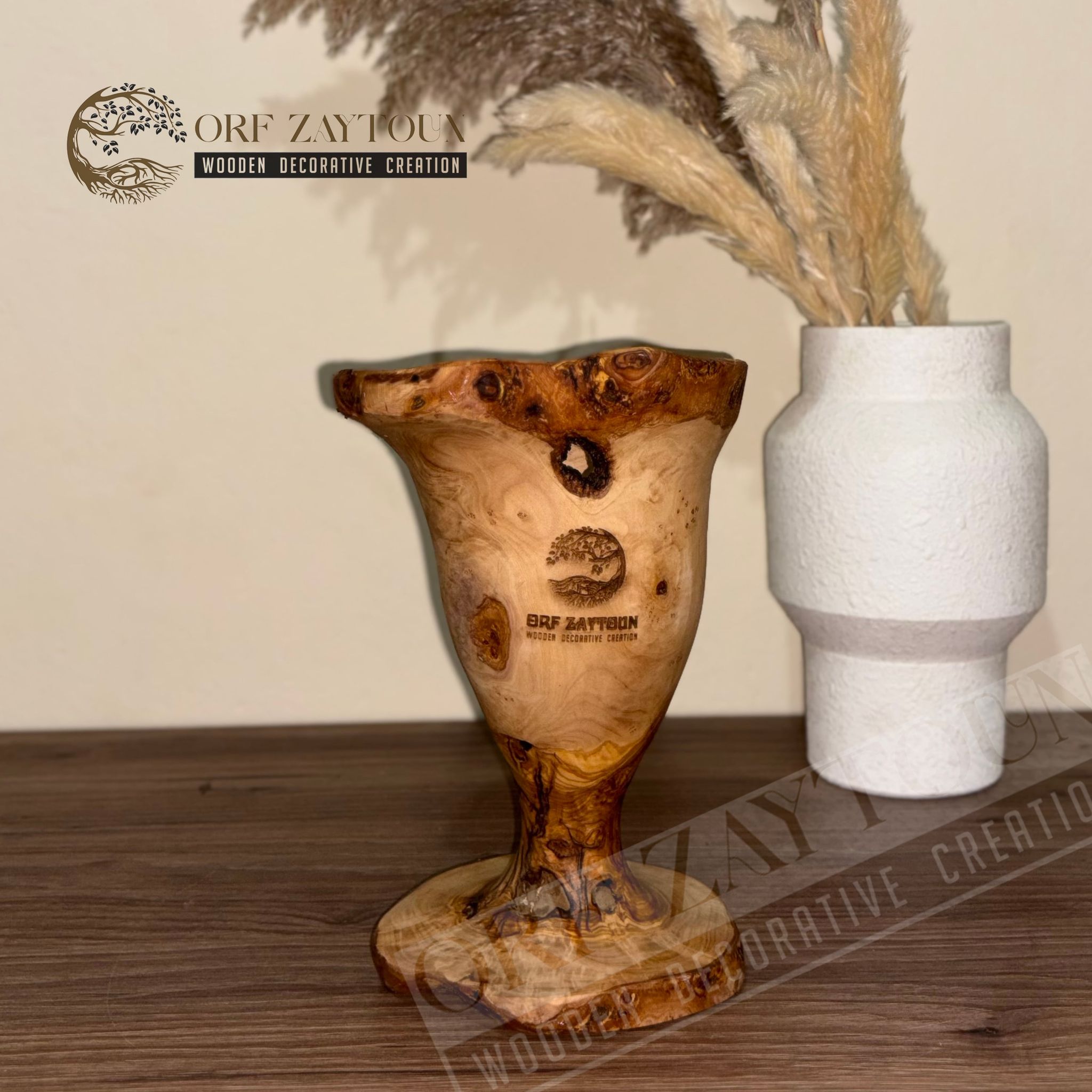 Vase décoratif en bois d'olivier
