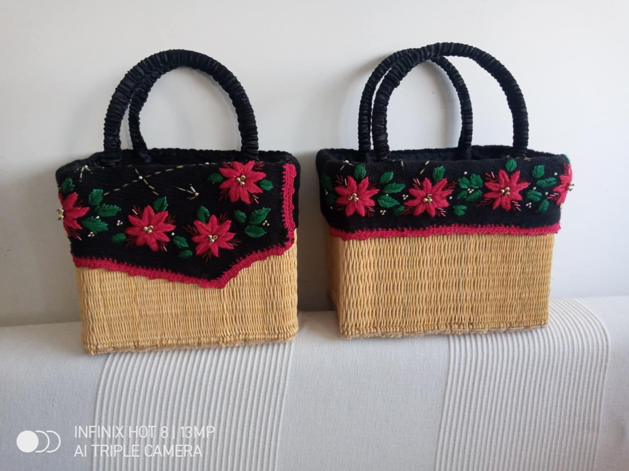 Couffin smar brodés rouge et noir